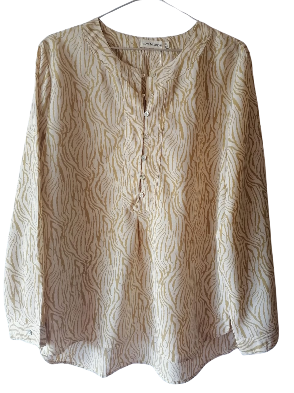 Blusa color Beige